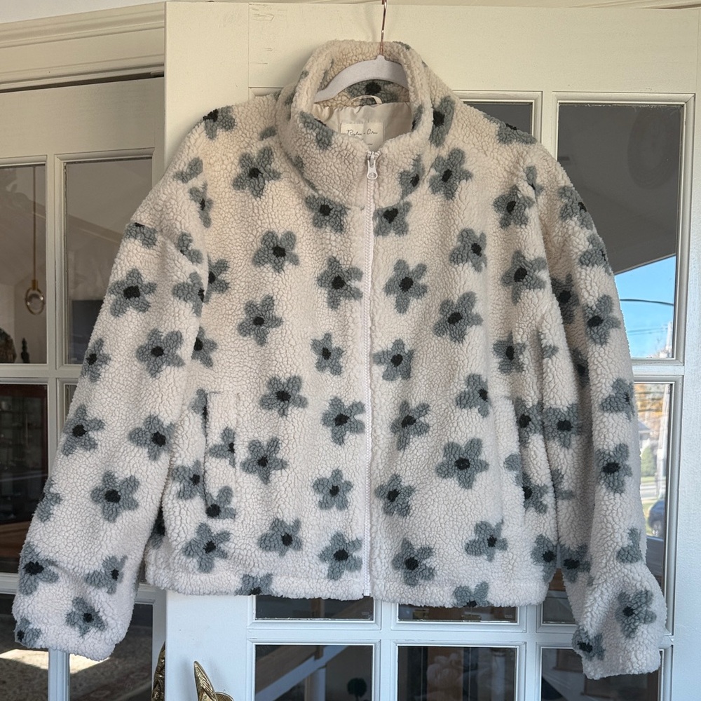 Rylee + Cru Cream and Gray Fleece Jacket